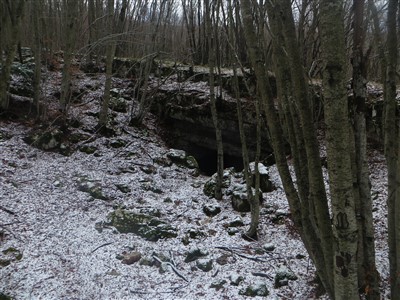 Escursione ad anello alla Grotta d'Orlando: tra misteri, magie, bosco e sacralita'